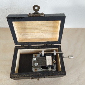 Zenedoboz- wingardium leviosa - otthon & életmód - dekoráció - asztal és polc dekoráció - zenedoboz - Meska.hu