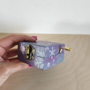 Zenedoboz- karácsonyi jégvarázs- Let it go - otthon & életmód - dekoráció - asztal és polc dekoráció - zenedoboz - Meska.hu