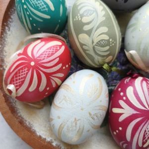 Kézzel festett fa tojás szatén szalaggal 9 db - otthon & életmód - dekoráció - asztal és polc dekoráció - asztaldísz - Meska.hu