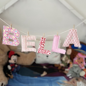 Egyedi, bármilyen névvel elkészíthető dísz, ágyra, falra, gyerekszobába - otthon & életmód - dekoráció - fali és függő dekoráció - függődísz - Meska.hu