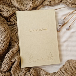 Bézs babanapló: egyedi vászonborítású baba-mama napló - Meska.hu