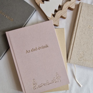 Kislányos babaváró csomag: babanapló és mérföldkő kártyák - játék & sport - babalátogató ajándékcsomag - Meska.hu