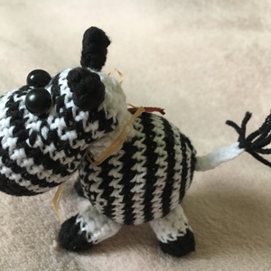 Horgolt Zebra - Kulcstartó - Meska.hu