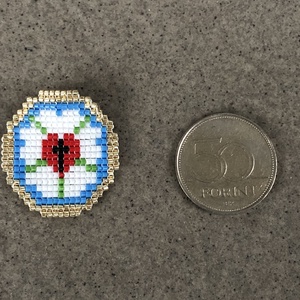 Luther rózsa kitűző - ékszer - kitűző és bross - Meska.hu
