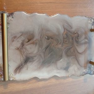 Epoxytlca mrvny hatssal/ barna-fehr - otthon & életmód - konyhafelszerelés, tálalás - tálalás - kínálótál - Meska.hu