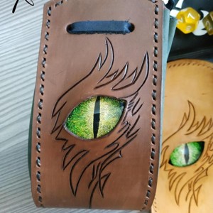 Sárkányszemes kockatartó szütyő - ZÖLD szemmel - játék & sport - táblajáték és kártyajáték - társasjátékok - dobókocka - Meska.hu