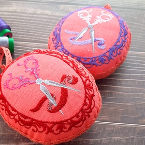 Tűpárna, felakasztható ajándék párnácska - otthon & életmód - lakástextil - varrókellék - Meska.hu