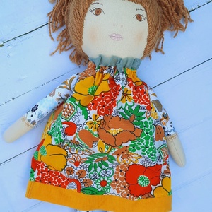 Baba,Textil baba, Játékbaba, fonal hajú Piroska - játék & sport - baba & babaház - öltöztethető baba - Meska.hu