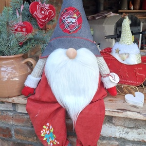 Enani manó ,advent váró óriás manó, Otthon & Életmód, Dekoráció, Manók, Varrás, Enani manó, elegáns ruhába  öltözött ülő lógólábú textil manó.Gépi hímzett   gyönyörű mikulás mintá..., MESKA