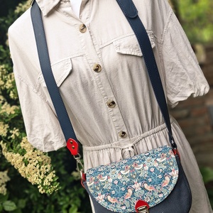 Crossbody - táska & tok - kézitáska & válltáska - vállon átvethető táska - Meska.hu