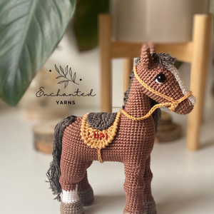 Horgolt ló (prémium, dekorációs) - Meska.hu