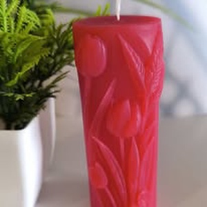 Nárcisz virágos vagy tulipános oszlopgyertya  - kellékek & szerszámok - dekorációs kellékek - dekorációs gyertya - Meska.hu