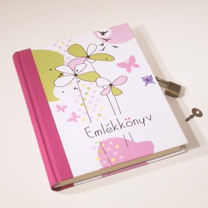 Emlékkönyv lakattal, két kulccsal. Kulcsos könyv, titkos napló kislányoknak, virágos, pillangós borító -  - Meska.hu