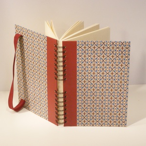 Spirálfüzet kemény borítóval, spirálozott jegyzetfüzet, notesz, gumival, retro motívum -  - Meska.hu