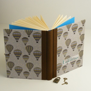 Emlékkönyv lakattal, két kulccsal. Kulcsos könyv, titkos napló kisfiúknak, fiús, léghajós borítóval, kézzel fűzött -  - Meska.hu