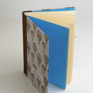 Emlékkönyv lakattal, két kulccsal. Kulcsos könyv, titkos napló kisfiúknak, fiús, léghajós borítóval, kézzel fűzött -  - Meska.hu