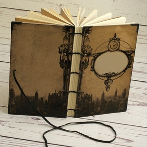 Steampunk jegyzetfüzet, napló, notesz kopt fűzéssel, férfiaknak. Nyomtatott elválasztólapok, fém sarkok, bőrzsinór - Meska.hu