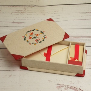 Dobozok íróasztalra, 2 db-os szett, nőknek. Levélpapírok, boríték és névjegykártya tárolására, ajándék papírokkal - otthon & életmód - tárolás & rendszerezés - íróasztali tároló - Meska.hu