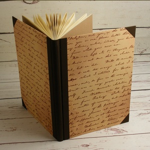 Vonalas napló A4-es lapokkal, régi kézírást utánzó borítóval, gerinc és sarkok sötétbarna vászonból, kézzel fűzött - otthon & életmód - papír, írószer - jegyzetfüzet & napló - Meska.hu