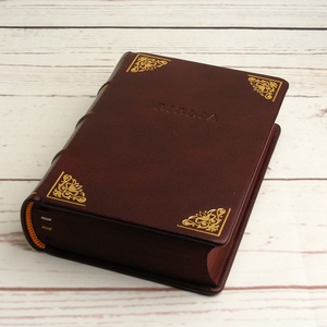 Biblia valódi bőr borítóval, felújított 1975-ös kiadás. Aranyozott és vaknyomással díszített bordó borjúbőr borító - otthon & életmód - vallás - Meska.hu