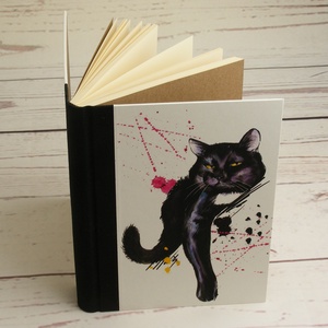 Cicás napló üres lapokkal, A5 notesz vászon gerinccel, kézzel fűzött macskás emlékkönyv, jegyzetelő, hátul mancsnyomos - otthon & lakás - papír írószer - jegyzetfüzet & napló - Meska.hu
