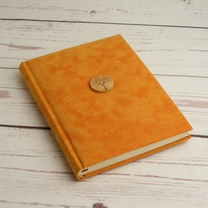 Narancssárga bársony napló, kézzel fűzött emlékkönyv, notesz. Narancs kordbársony borító nagy, fa motívumos fagombbal,  - otthon & lakás - papír írószer - jegyzetfüzet & napló - Meska.hu