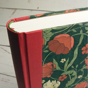 Pipacsos napló piros vászon gerinccel, virágmintás papír borítóval. Névre szólóan és többféle belső lappal is kérhető - otthon & életmód - papír, írószer - jegyzetfüzet & napló - Meska.hu