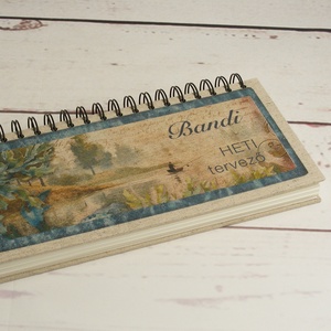 Horgászos heti tervező, egyszerű spirálos napló. Natúr vászon, elöl horgászjelenet, hátul halak. Két évre szóló naptár - Meska.hu