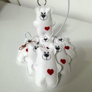 Szíves macika táskadísz  - Meska.hu