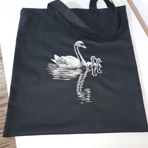 Hattyúk hímzett vászontáska , Táska & Tok, Bevásárlás & Shopper táska, Shopper, textiltáska, szatyor, Hímzés, Varrás, MESKA