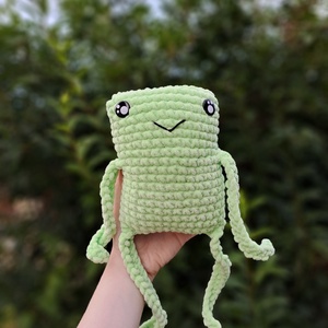 horgolt béka - játék & sport - plüssállat & játékfigura - béka - Meska.hu