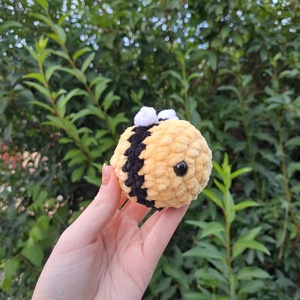 Horgolt mini méhecske, Játék & Sport, Plüssállat & Játékfigura, Más figura, Horgolás, MESKA