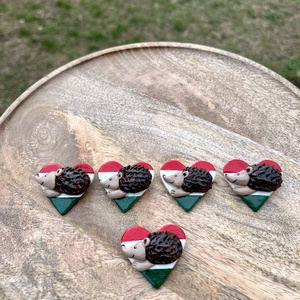 Sünis kokárda - ékszer - kitűző és bross - Meska.hu