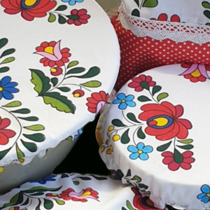 Kalocsai mintás kenyeres zsák, ételfedő szettel - otthon & életmód - konyhafelszerelés, tálalás - konyhai tárolás - kenyértartó - Meska.hu Kalocsai mintás kenyeres zsák, ételfedő szettel - otthon & életmód - konyhafelszerelés, tálalás - konyhai tárolás - kenyértartó - Meska.hu