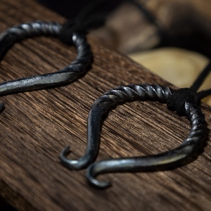 Kovácsolt Medál �L. Omega - ékszer - nyaklánc - medál - Meska.hu