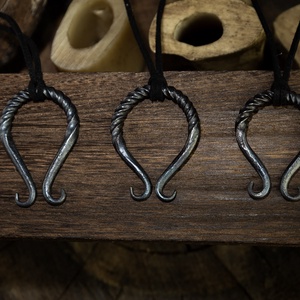 Kovácsolt Medál �L. Omega - ékszer - nyaklánc - medál - Meska.hu