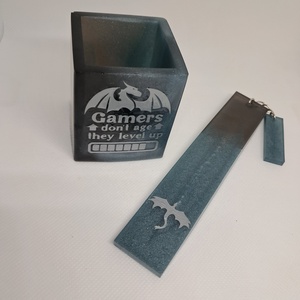 Gamer tolltartó éa könyvjelző - otthon & életmód - papír, írószer - tolltartó & ceruzatekercs - Meska.hu