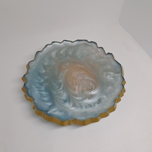 Kézműves epoxigyanta ékszertartó tál � bézs-kék színátmenet arany peremmel - ékszer - ékszertartó - ékszertartó tál - Meska.hu