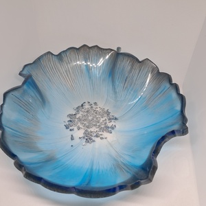 Kézműves epoxigyanta dekor tál � kék-fehér színátmenet ezüst díszítéssel - otthon & életmód - konyhafelszerelés, tálalás - tálalás - kínálótál - Meska.hu