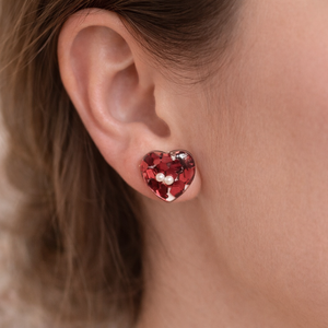 Szív alakú epoxigyanta fülbevaló � piros csillogó gyöngyös kézműves ékszer, Ékszer, Fülbevaló, Pötty fülbevaló, Ékszerkészítés, Mindenmás, MESKA