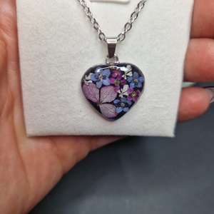 Nemesacél nyaklánc virágokkal - ékszer - nyaklánc - medálos nyaklánc - Meska.hu