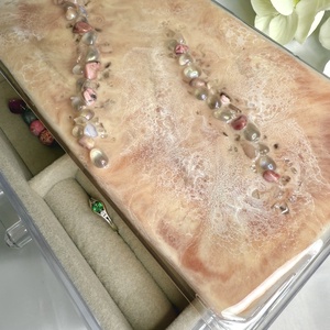 Epoxy ékszertartó doboz ásványokkal - ékszer - ékszertartó - ékszerdoboz - Meska.hu