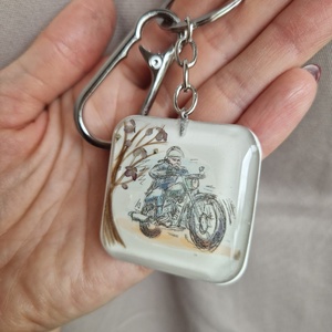 Hajtincses emlékőrző motoros kulcstartó személyreszabható - ékszer - ékszerszett - Meska.hu