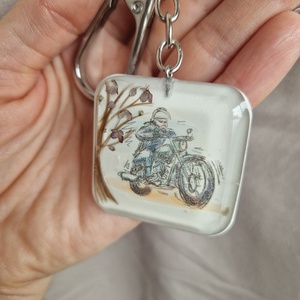 Hajtincses emlékőrző motoros kulcstartó személyreszabható - ékszer - ékszerszett - Meska.hu