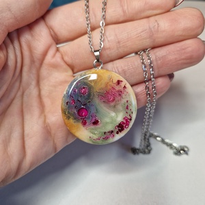 Misztikus epoxy nyaklánc - ékszer - nyaklánc - medálos nyaklánc - Meska.hu