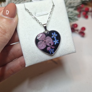 Nemesacél nyaklánc virágokkal +ajándék jesmonite szív tál - ékszer - nyaklánc - medálos nyaklánc - Meska.hu