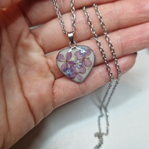 Nemesacél nyaklánc virágokkal - Meska.hu