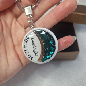 Hajtincses emlékőrző kulcstartó  - Meska.hu