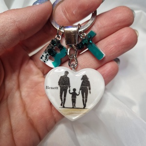 Hajtincses emlékőrző család kulcstartó  - Meska.hu