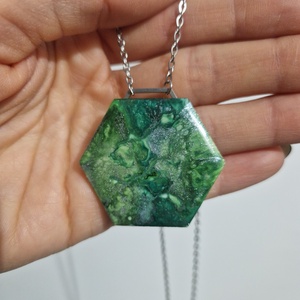 Fa alapon epoxy, nemesacél lánccal - ékszer - nyaklánc - medálos nyaklánc - Meska.hu